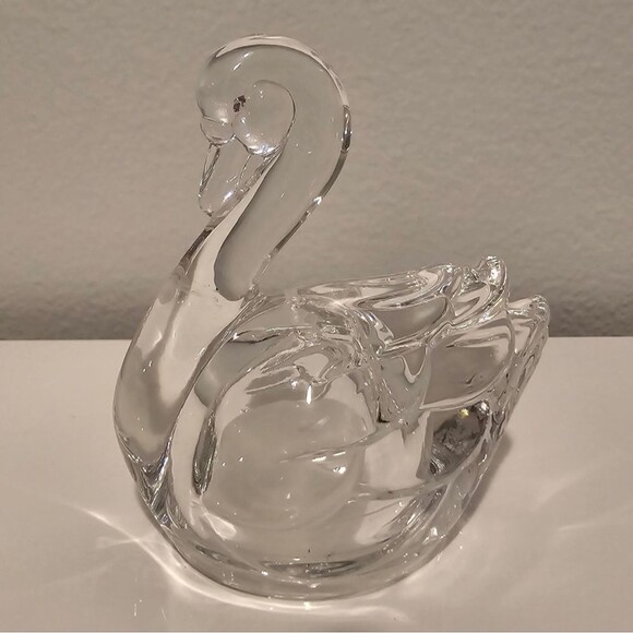 Glass Swan Pepper Shaker - Picture 4 of 9